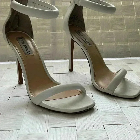 Steve Madden, White, 4 inch Stiletto Heel, Size 7.5M, Functional Back Zipper - Picture 5 of 11